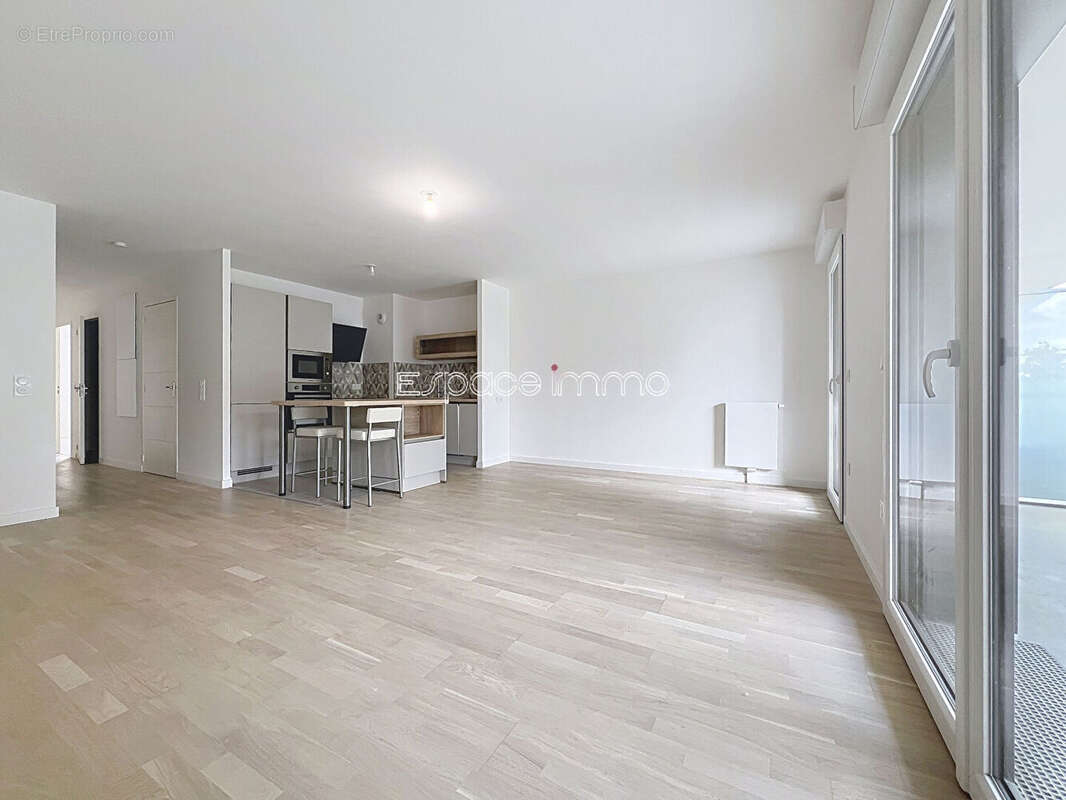 Appartement à MONT-SAINT-AIGNAN