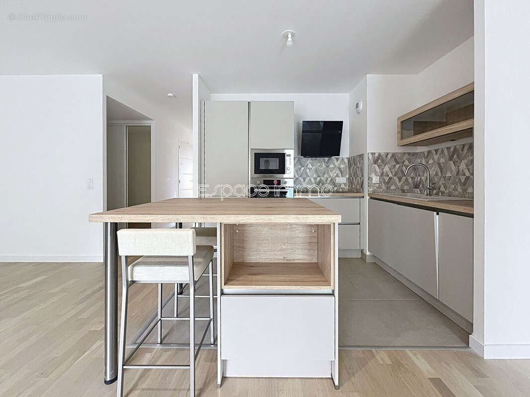 Appartement à MONT-SAINT-AIGNAN