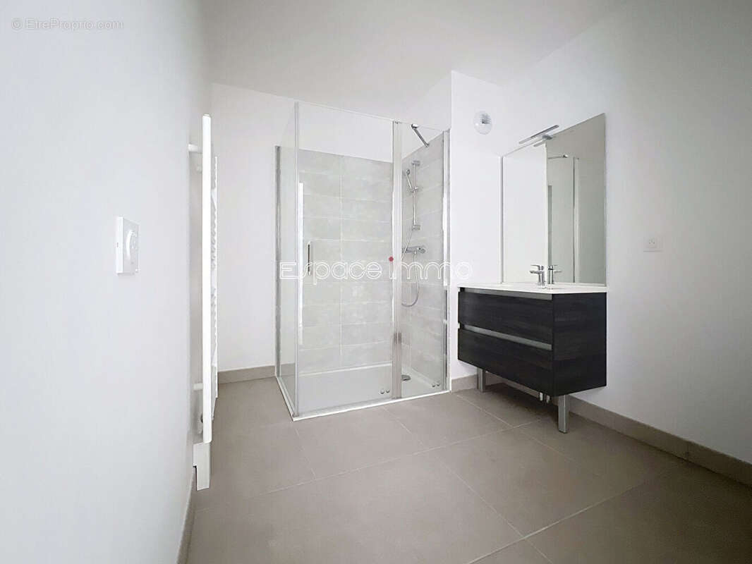 Appartement à MONT-SAINT-AIGNAN