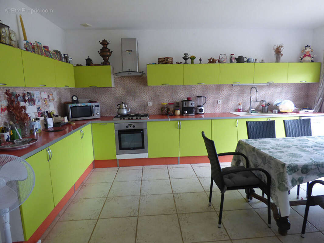 Maison à SAINT-TRIVIER-DE-COURTES