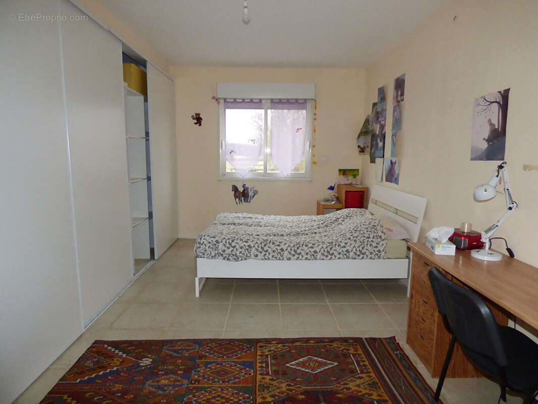 Maison à SAINT-TRIVIER-DE-COURTES