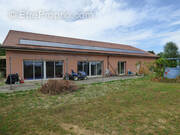 Maison à SAINT-TRIVIER-DE-COURTES