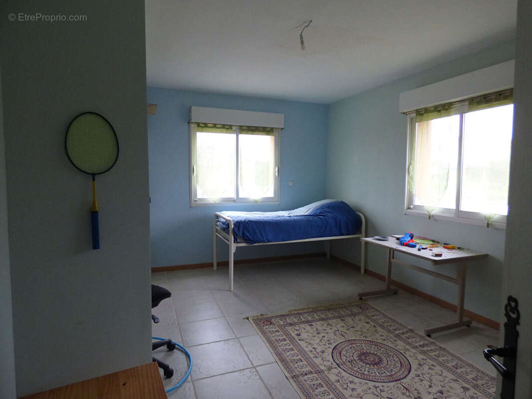 Maison à SAINT-TRIVIER-DE-COURTES