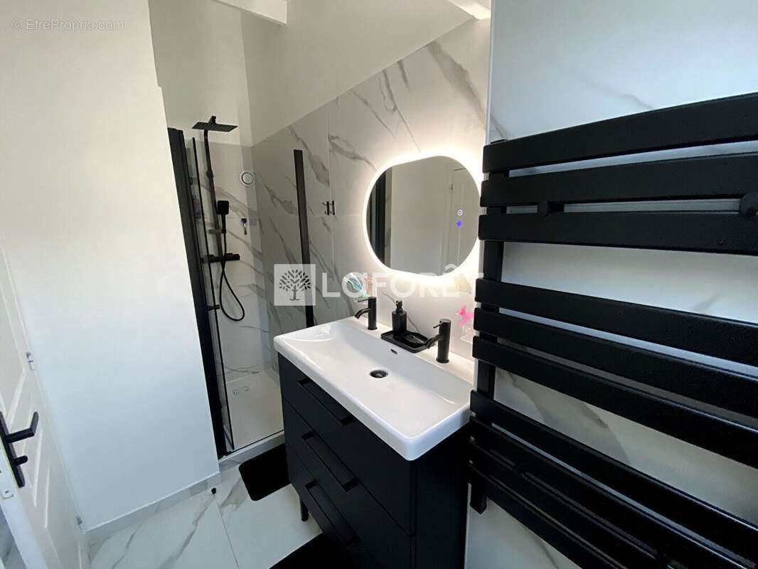 Appartement à JUZIERS