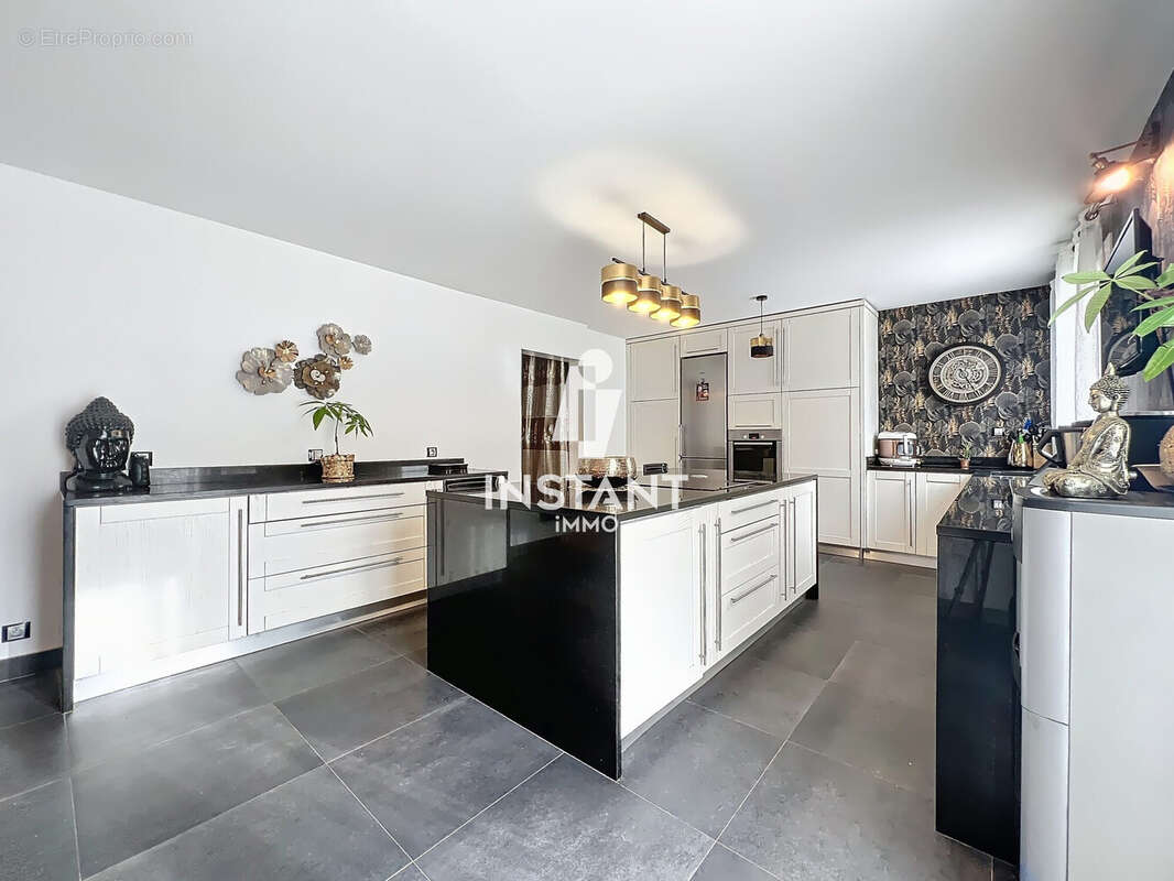 Maison à GRISY-SUISNES