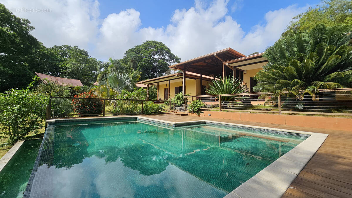 Maison à REMIRE-MONTJOLY