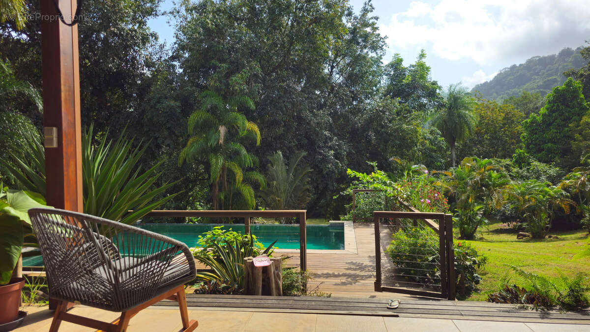 Maison à REMIRE-MONTJOLY