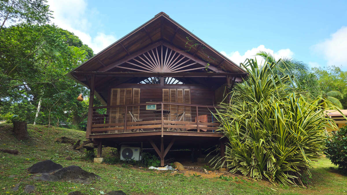 Maison à REMIRE-MONTJOLY