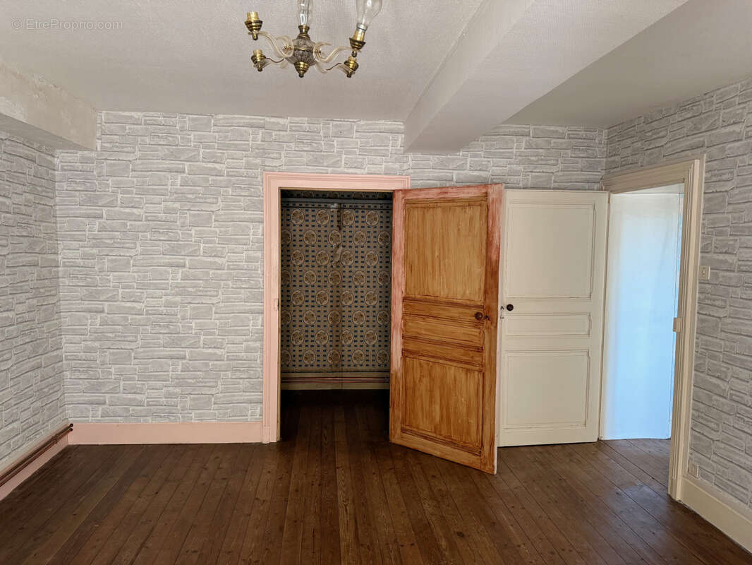 Maison à MARCILLAT-EN-COMBRAILLE