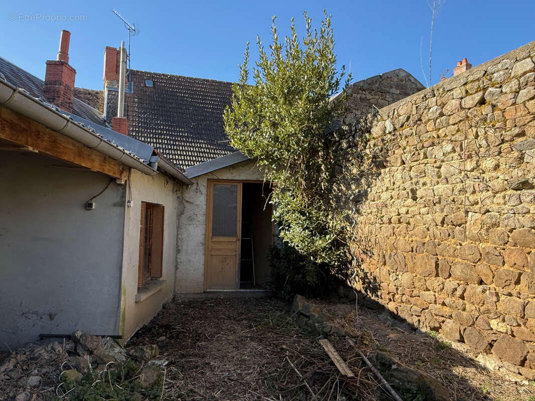 Maison à MARCILLAT-EN-COMBRAILLE