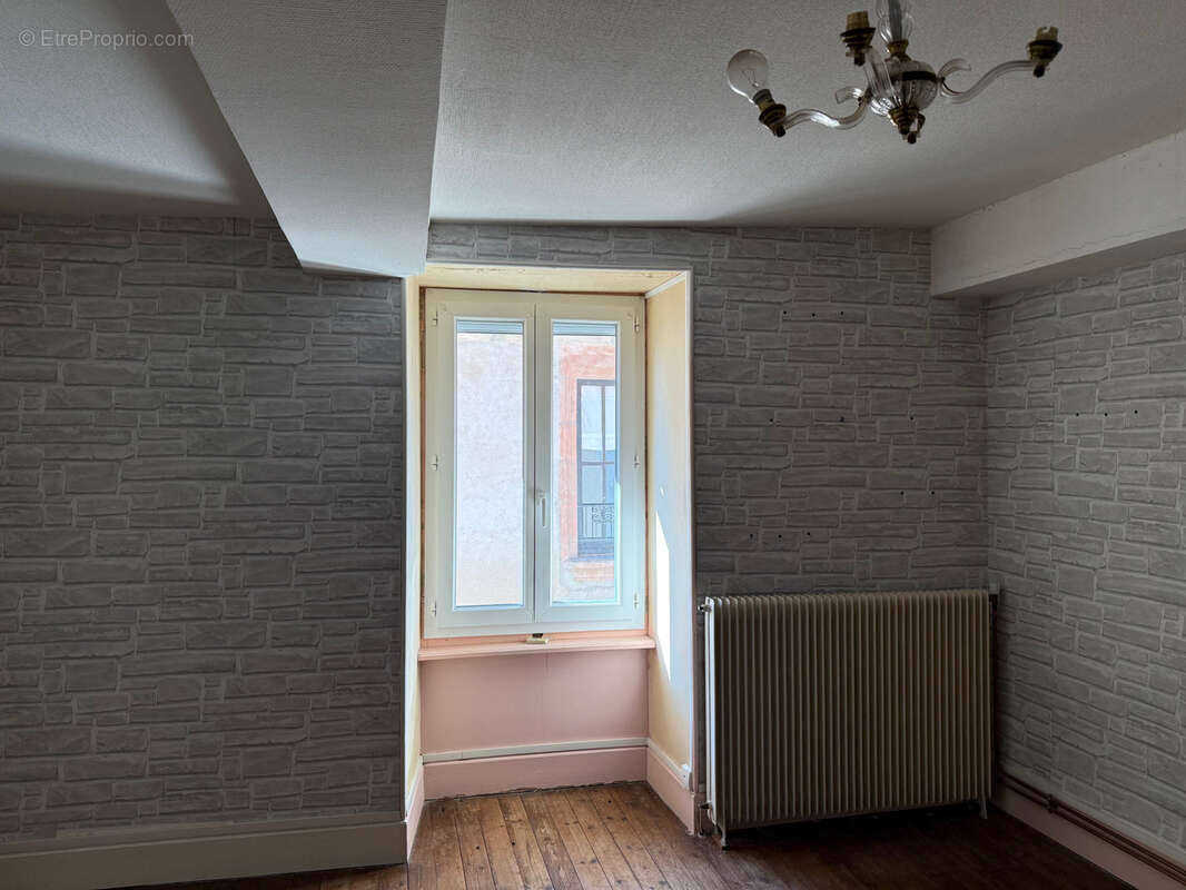 Maison à MARCILLAT-EN-COMBRAILLE