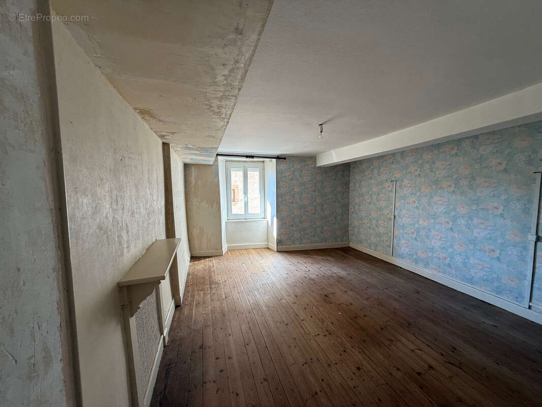 Maison à MARCILLAT-EN-COMBRAILLE