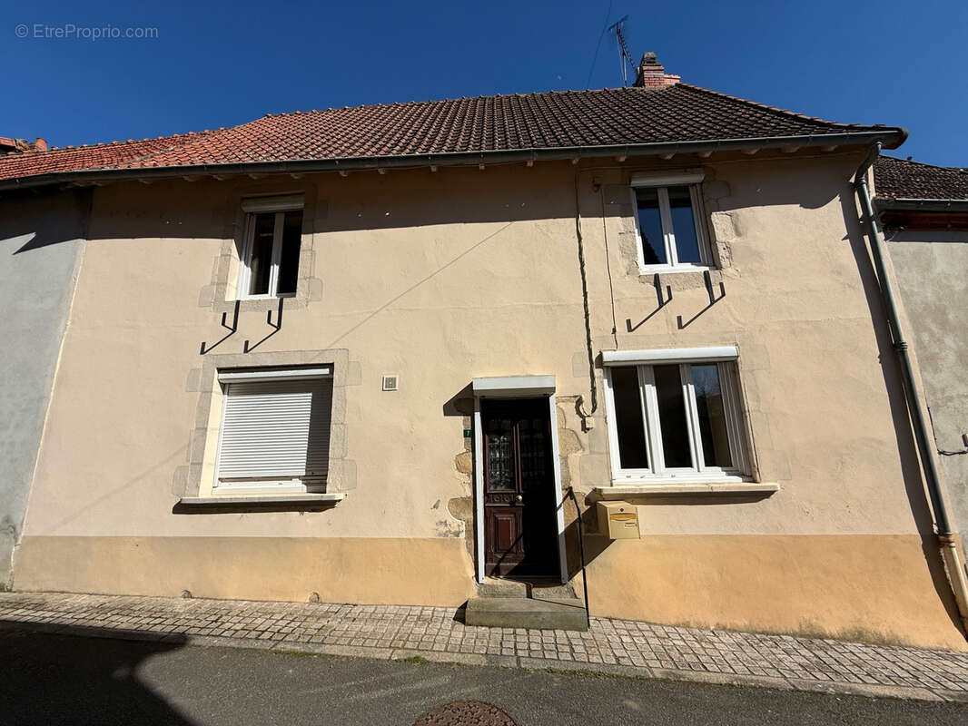 Maison à MARCILLAT-EN-COMBRAILLE