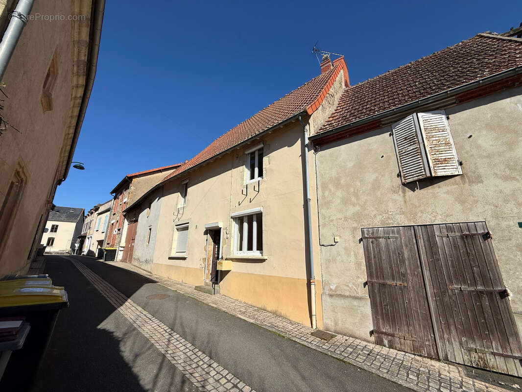 Maison à MARCILLAT-EN-COMBRAILLE