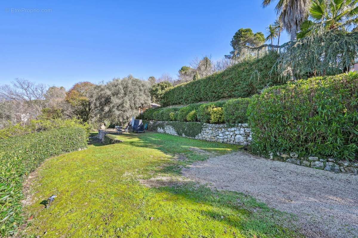 Maison à MOUANS-SARTOUX