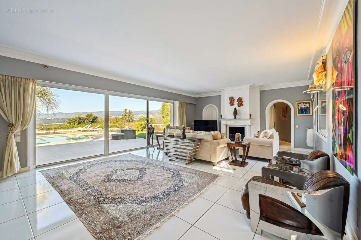 Maison à MOUANS-SARTOUX