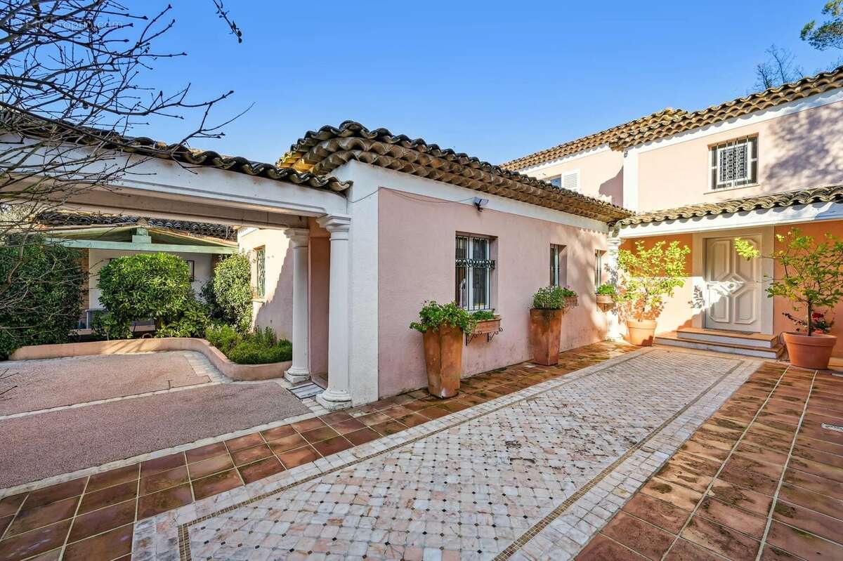 Maison à MOUANS-SARTOUX