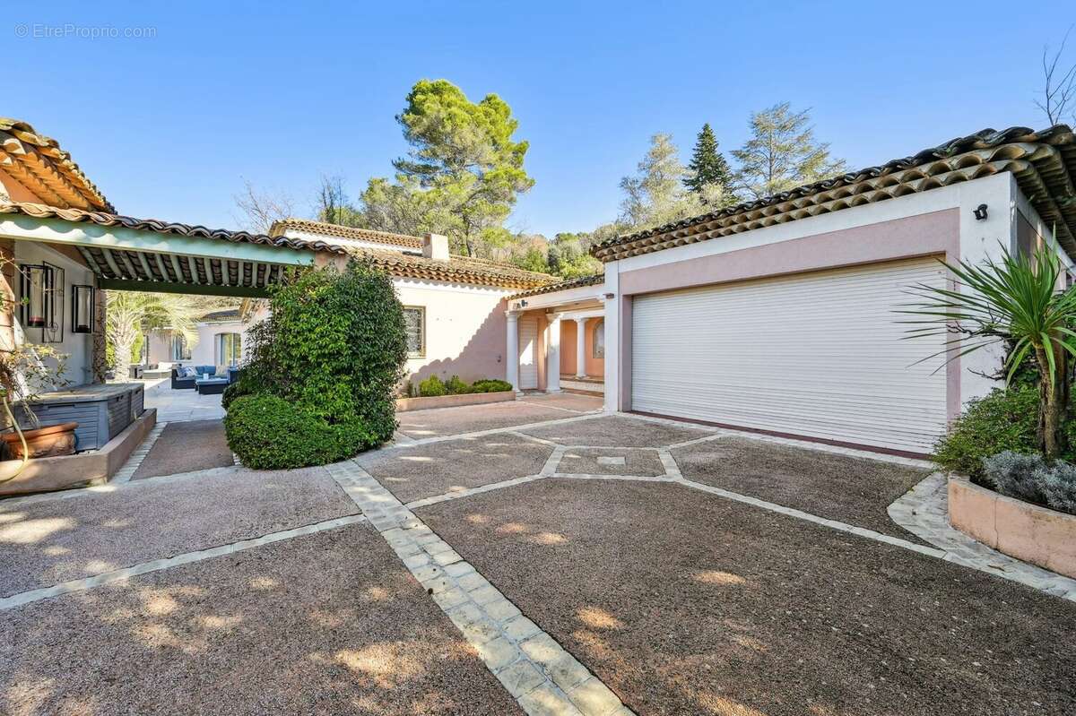 Maison à MOUANS-SARTOUX