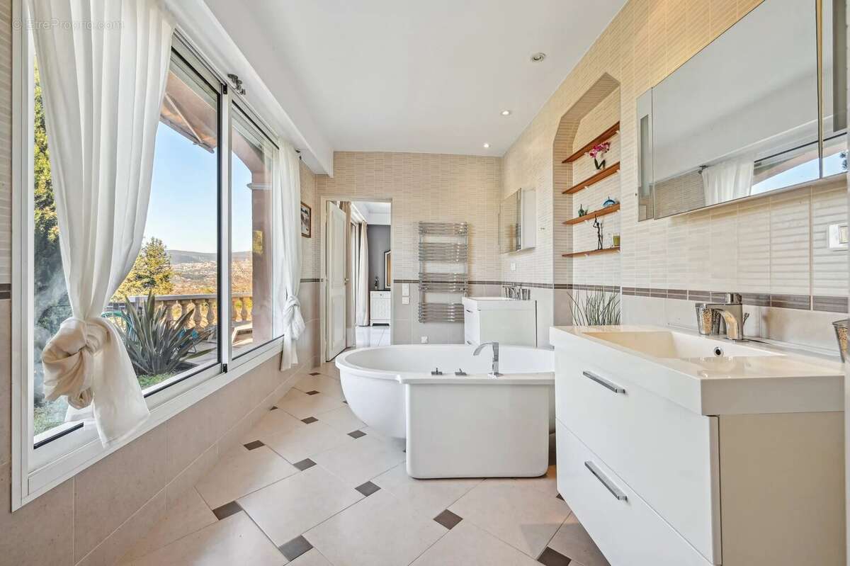 Maison à MOUANS-SARTOUX