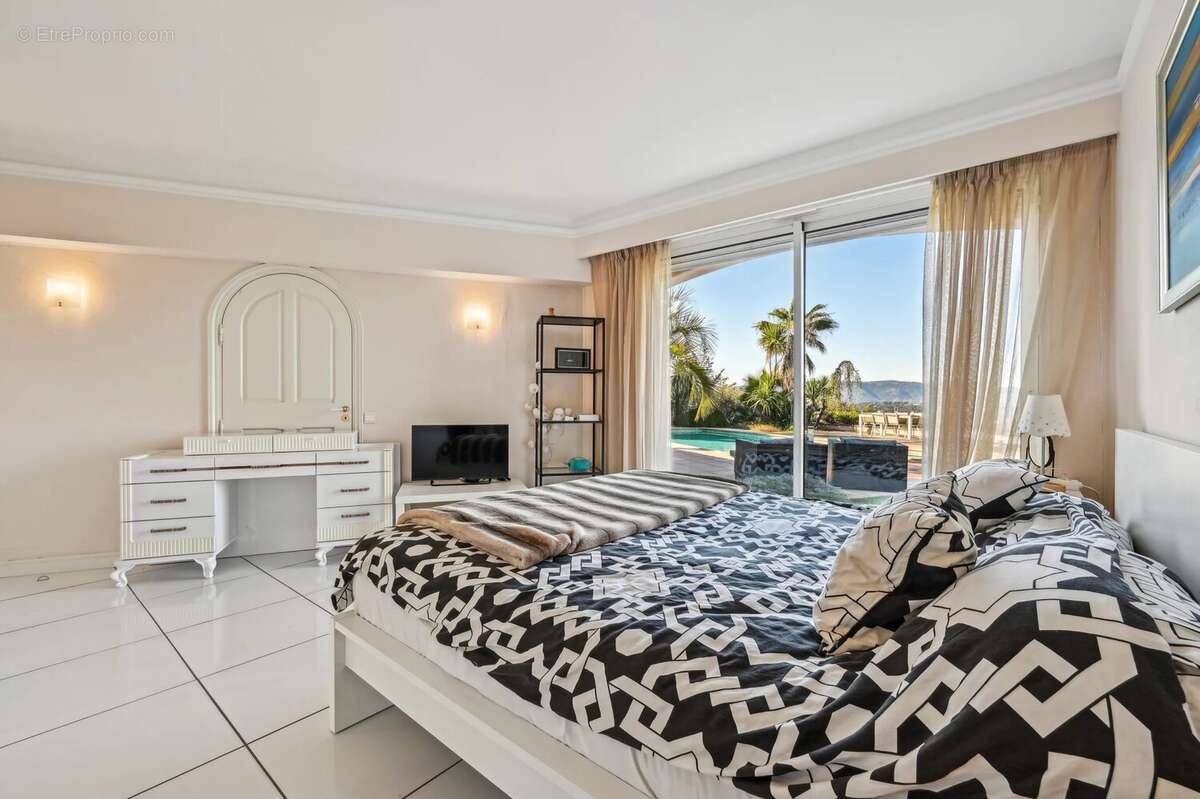 Maison à MOUANS-SARTOUX