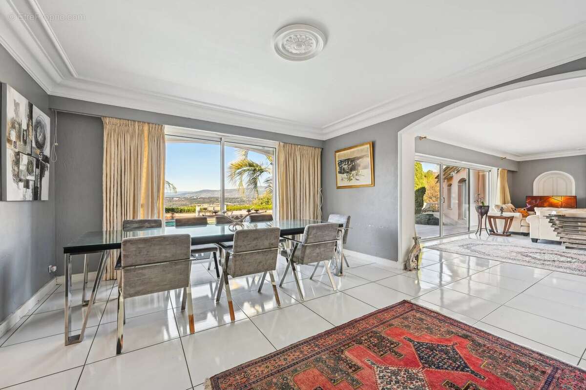 Maison à MOUANS-SARTOUX