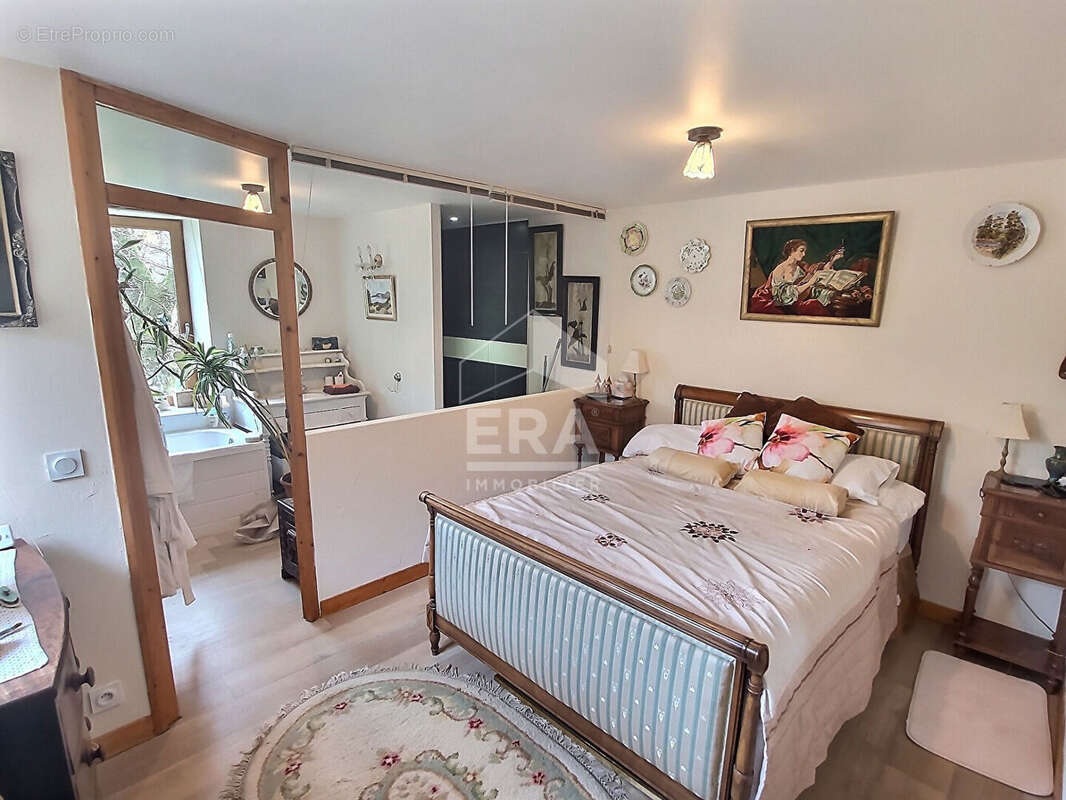 Maison à LACAPELLE-MARIVAL