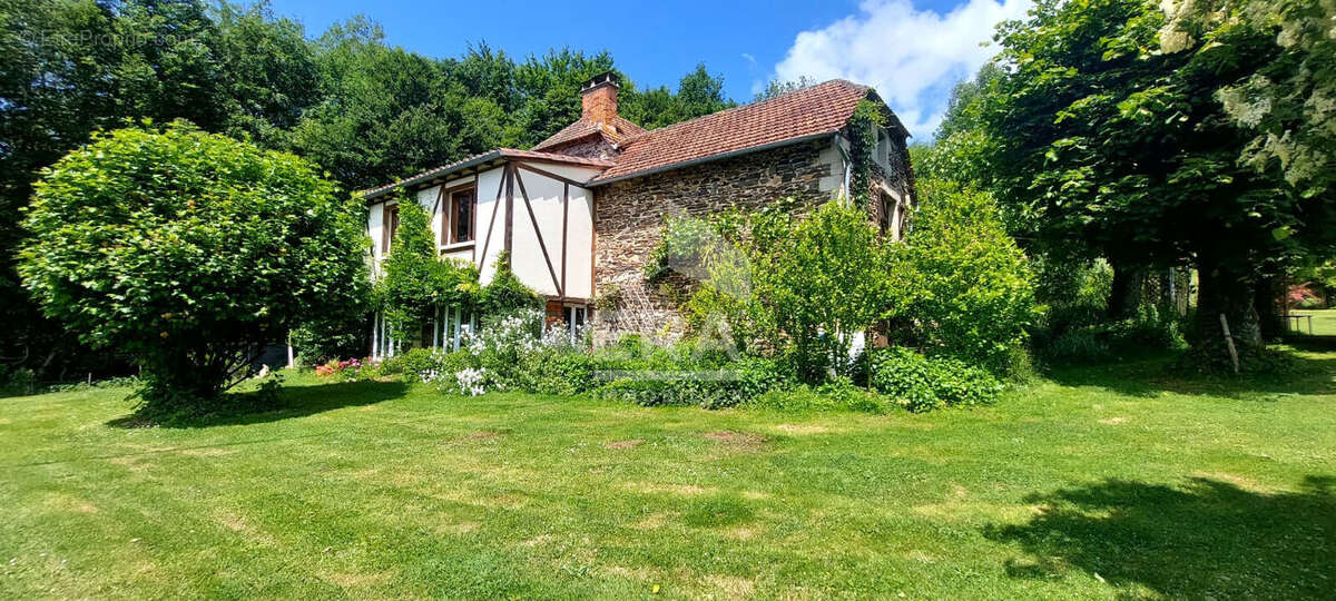 Maison à LACAPELLE-MARIVAL