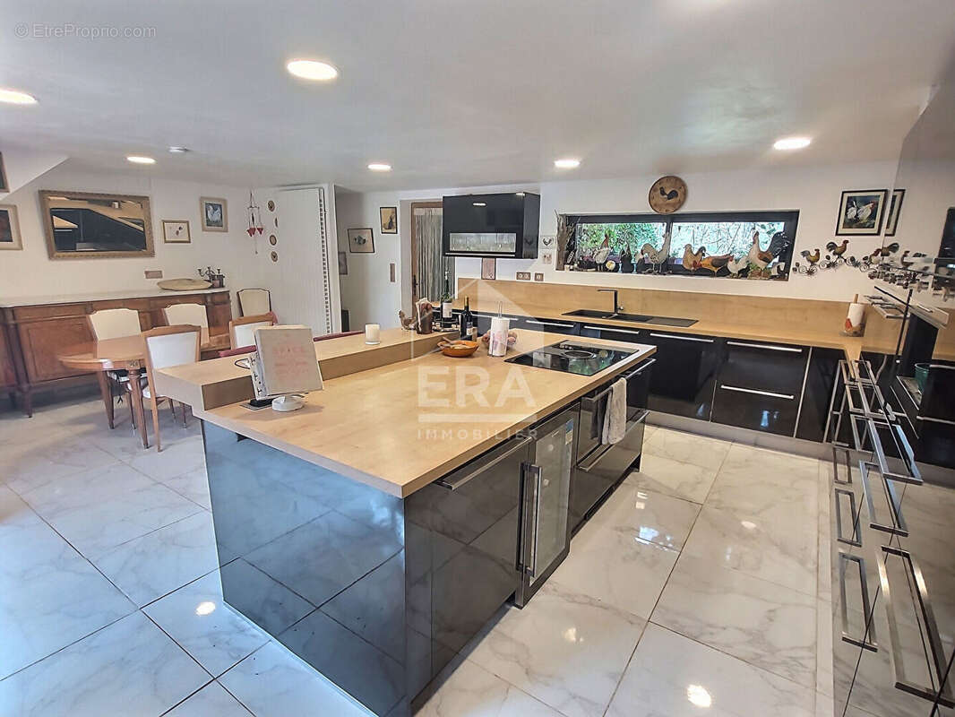 Maison à LACAPELLE-MARIVAL