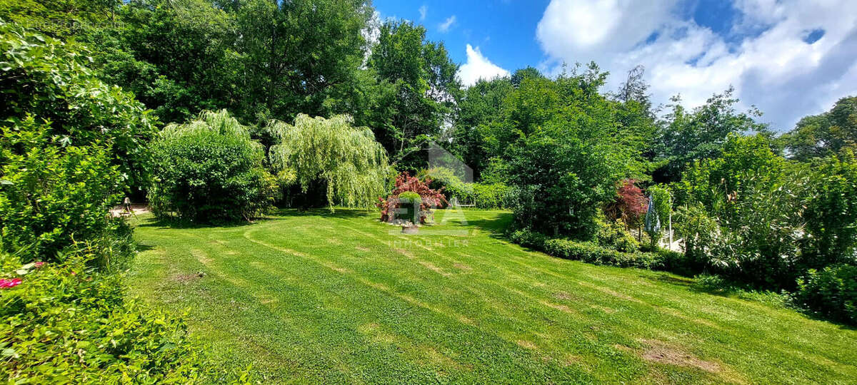 Maison à LACAPELLE-MARIVAL