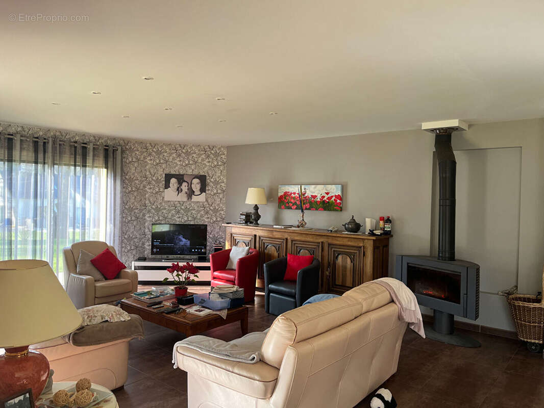 Maison à SAINT-ALLOUESTRE