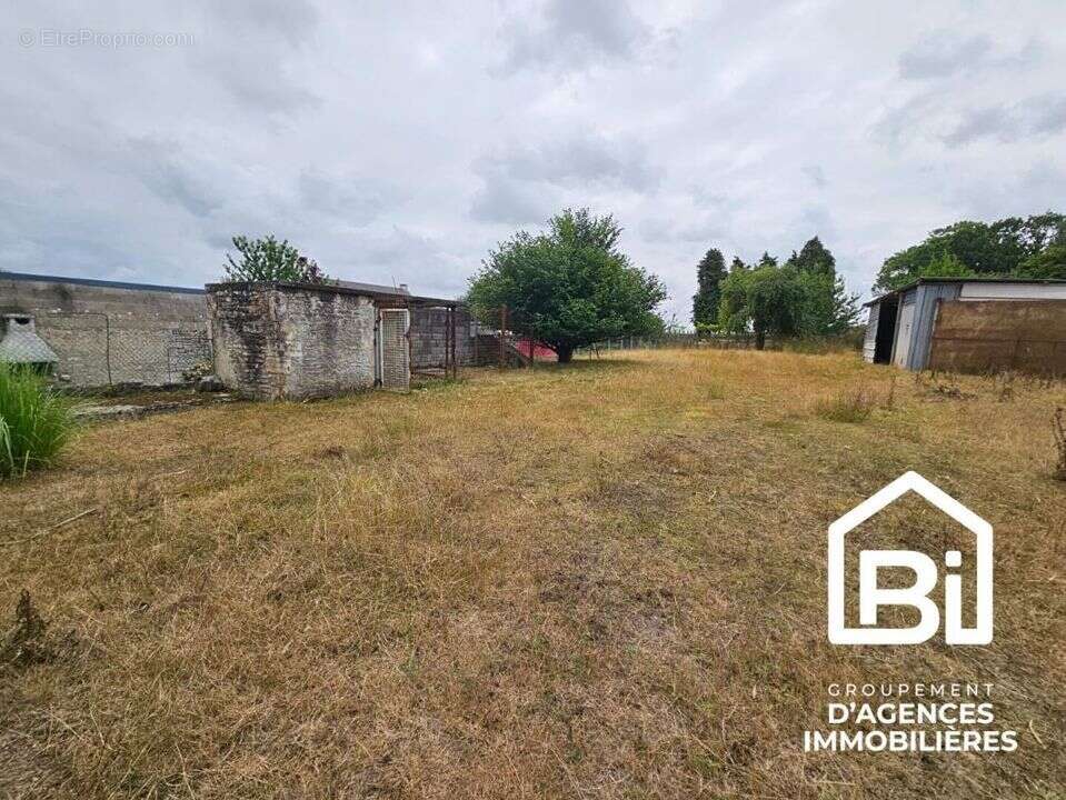 Terrain à COLOMBIERS-SUR-SEULLES