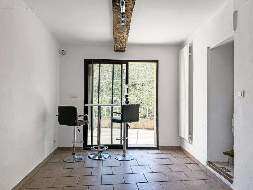 Maison à LA TOUR-D&#039;AIGUES