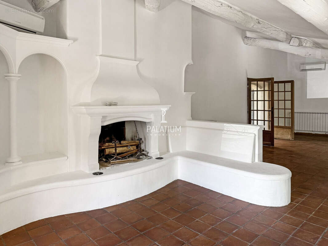 Maison à LA TOUR-D&#039;AIGUES