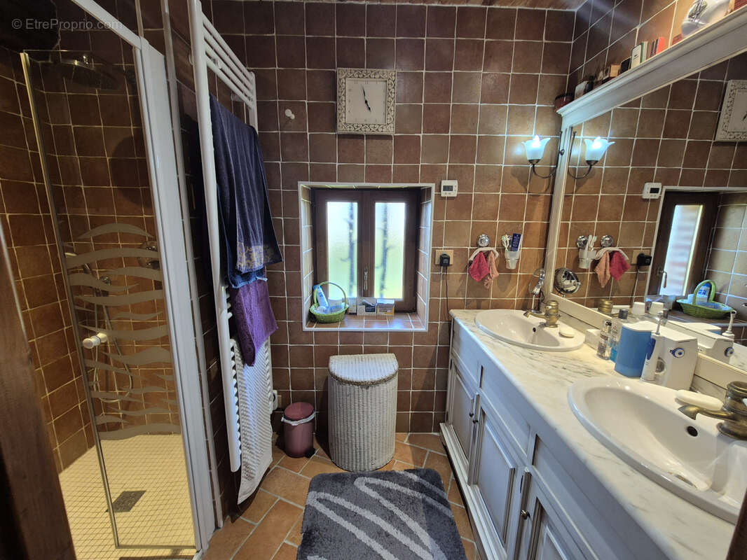 Maison à CHEMILLY-SUR-YONNE