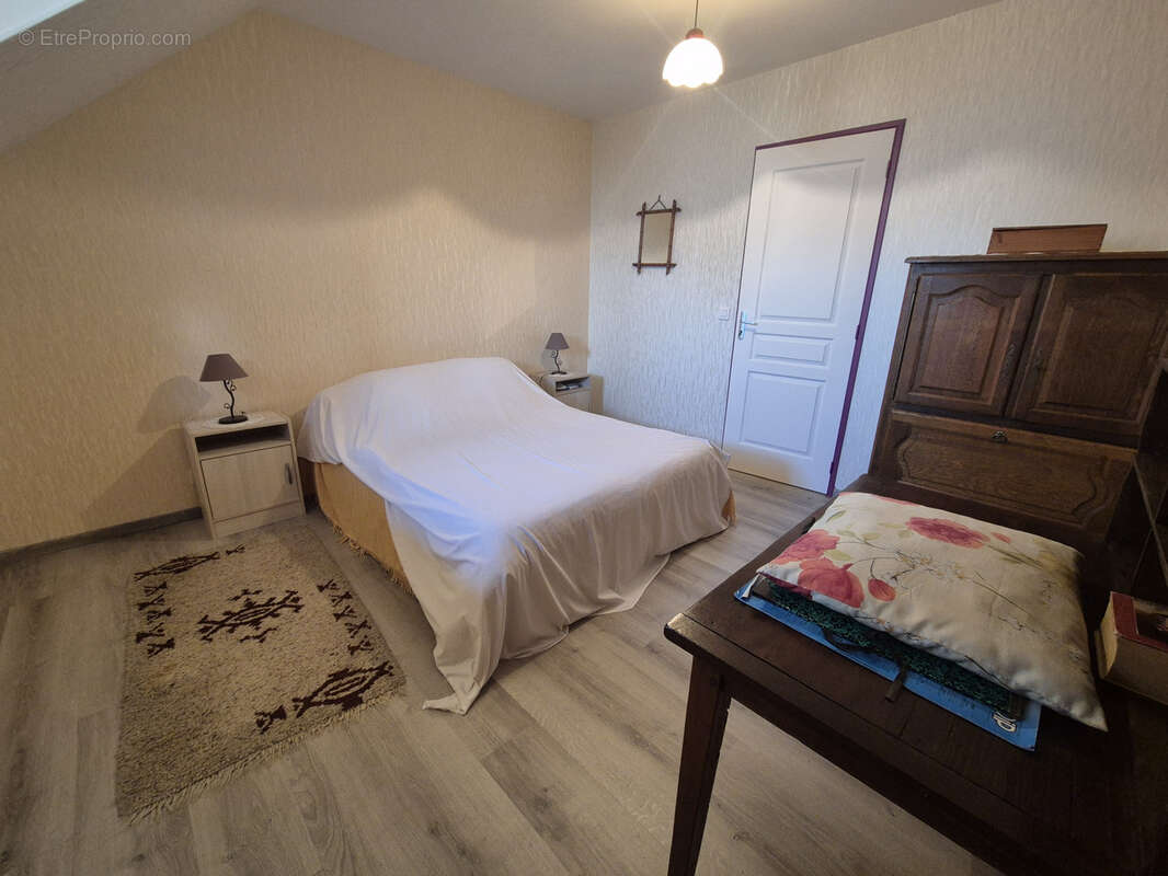 Maison à CHEMILLY-SUR-YONNE