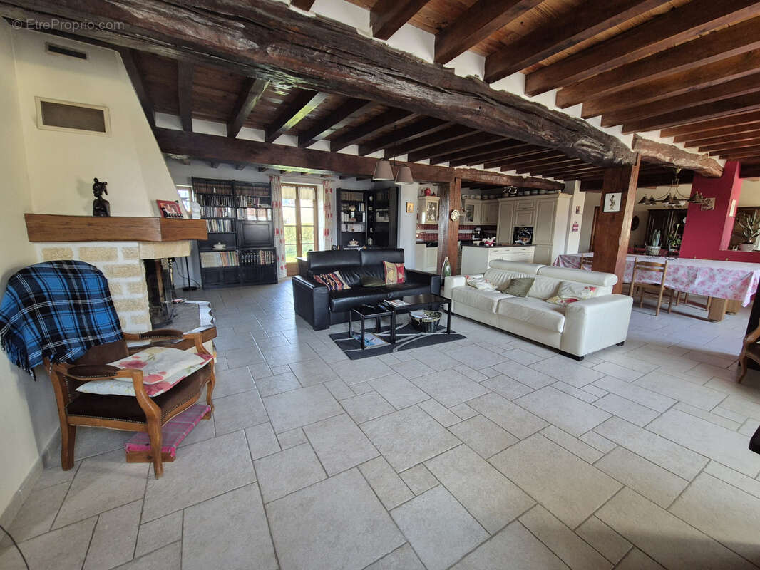 Maison à CHEMILLY-SUR-YONNE