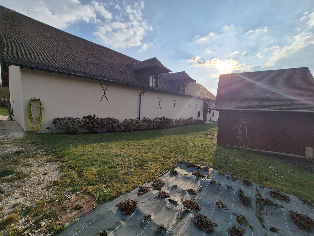 Maison à CHEMILLY-SUR-YONNE