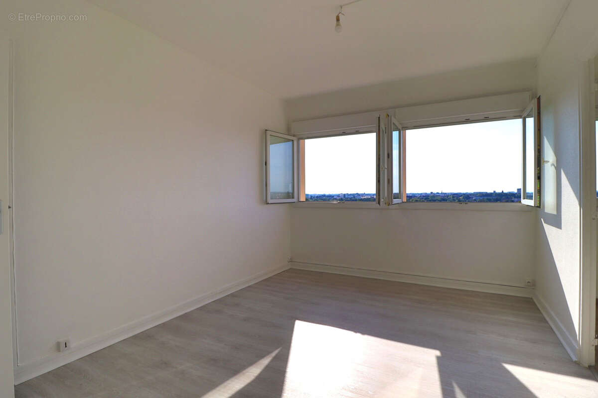 Appartement à LA CHAPELLE-SAINT-LUC