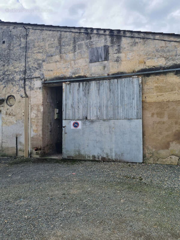 Maison à PETIT-PALAIS-ET-CORNEMPS