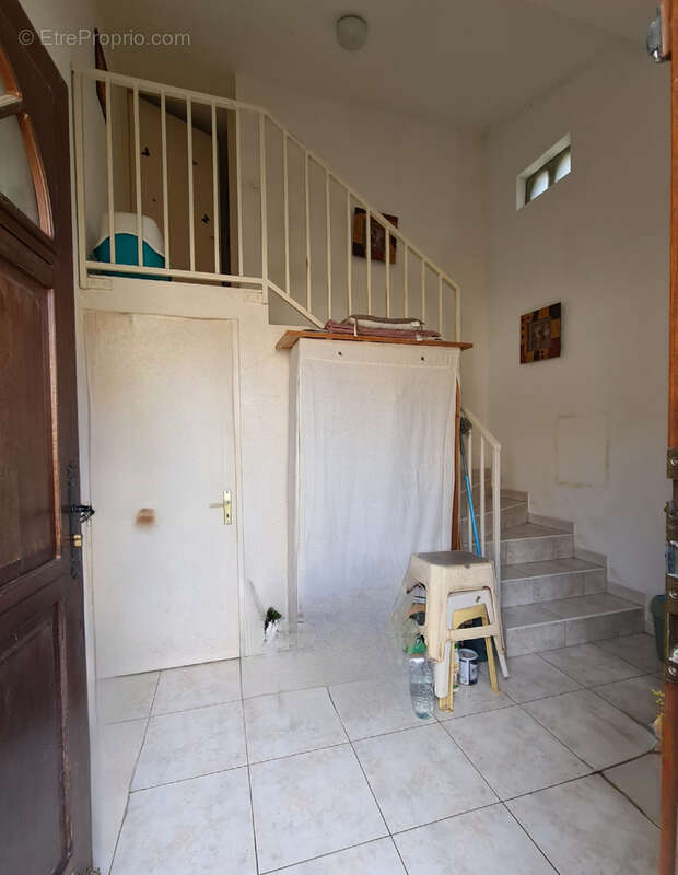 Maison à PETIT-PALAIS-ET-CORNEMPS