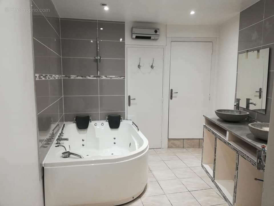 Maison à LE PEAGE-DE-ROUSSILLON