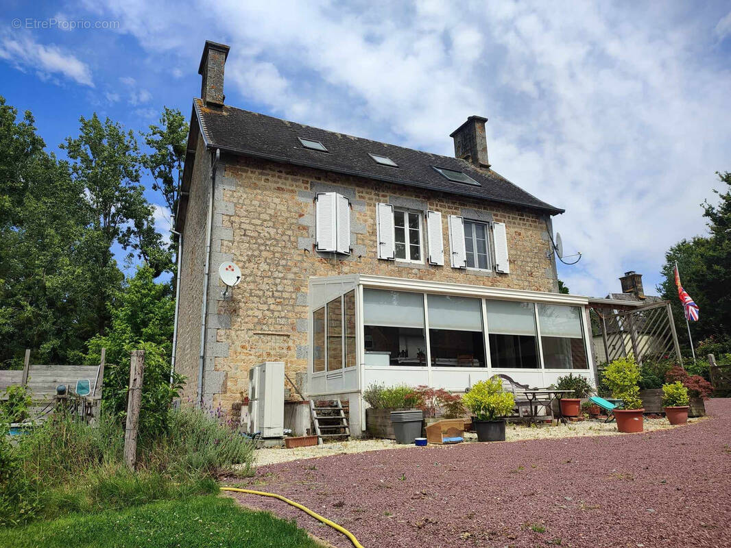 Maison à LE MESNIL-GILBERT