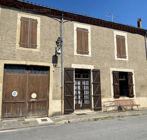Maison à SEISSAN