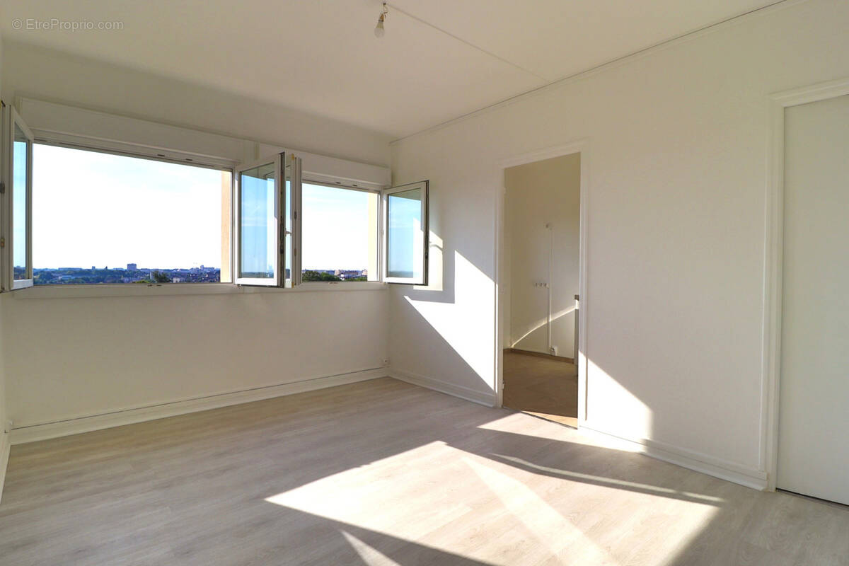 Appartement à LA CHAPELLE-SAINT-LUC