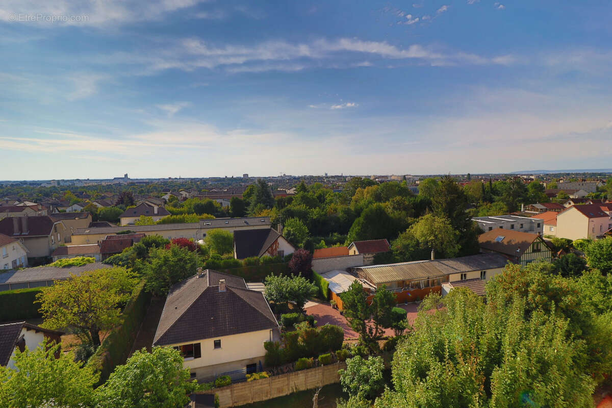 Appartement à LA CHAPELLE-SAINT-LUC