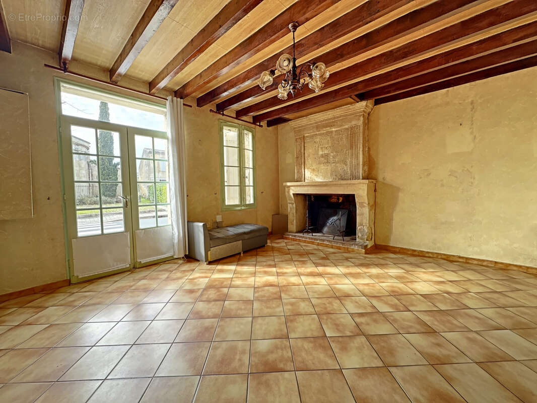 Maison à SAINT-SULPICE-DE-FALEYRENS