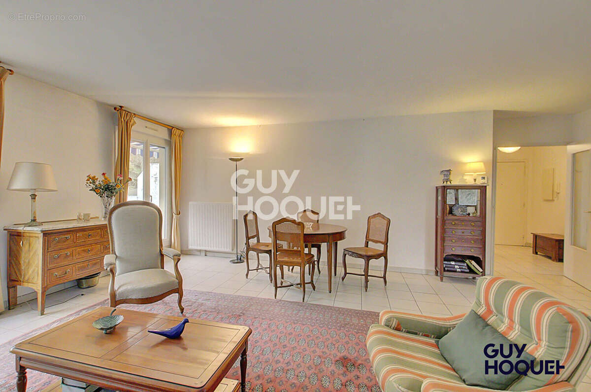 Appartement à CHARBONNIERES-LES-BAINS