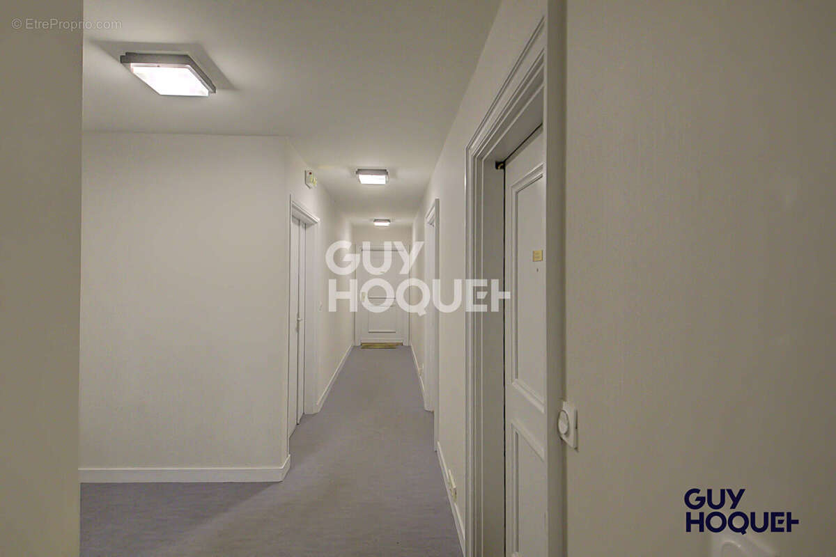 Appartement à CHARBONNIERES-LES-BAINS