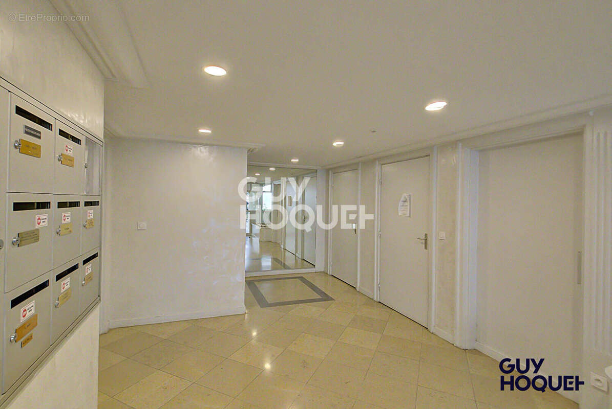 Appartement à CHARBONNIERES-LES-BAINS