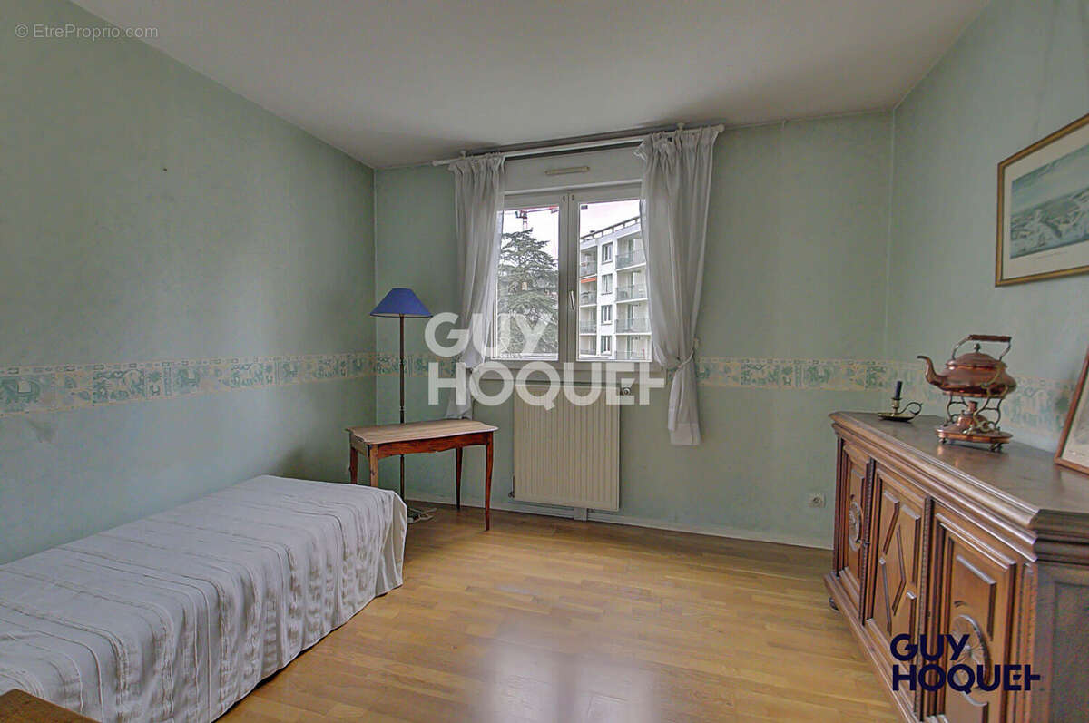 Appartement à CHARBONNIERES-LES-BAINS